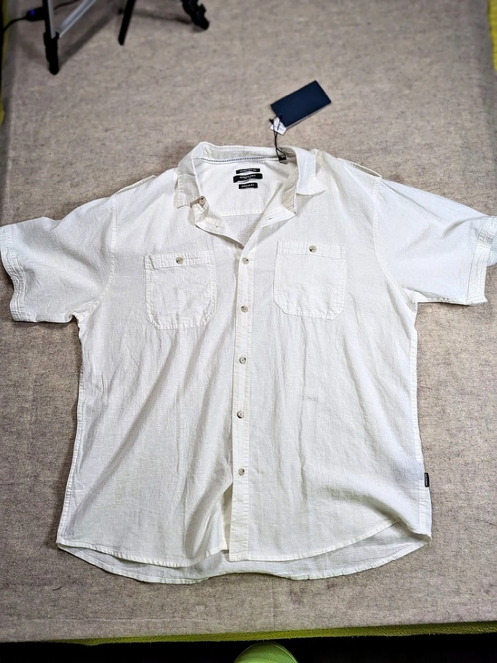 Kenneth Cole Short Sleeve Button Down in White XL NWT